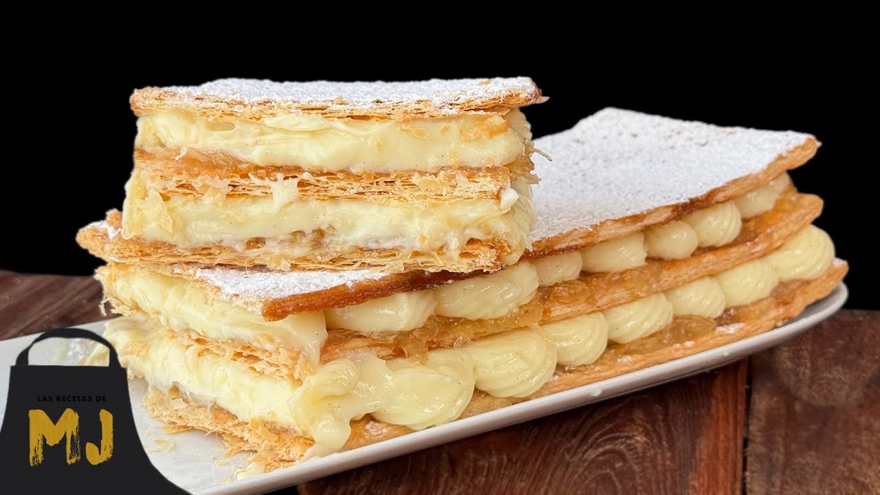 Milhojas de hojaldre con crema y cabello de ángel