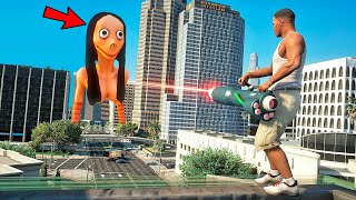 Scary MOMO Vs FRANKLIN Fight AND Destroys Los Santos In GTA 5 - Epic BATTLE