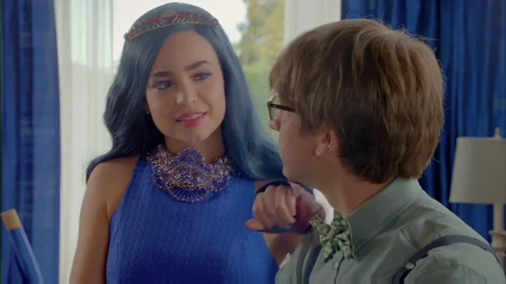 Evie & Doug Moments: Descendants 2