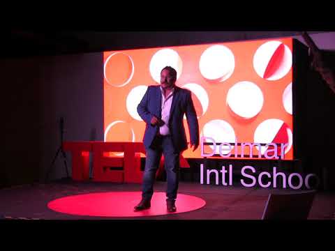 Yo decido ser feliz TODOS los días | José Acosta | TEDxDelmarIntlSchool