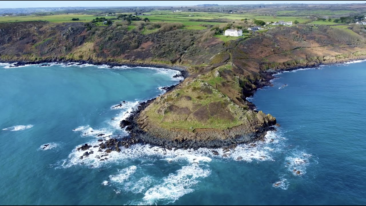 Video Tour Spindrift, 15 Headland Apartments, Coverack YouTube
