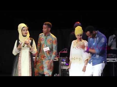 Ayan Halgan Oo Somaalida U Qaaday Heesta Kacdoon Xoox Leh