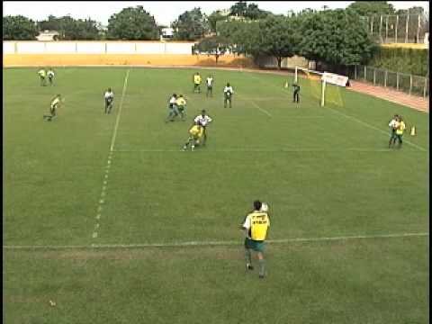 Curso Futebol - Estratégias com Jogadas Adaptadas no Campo, Futebol de  Campo