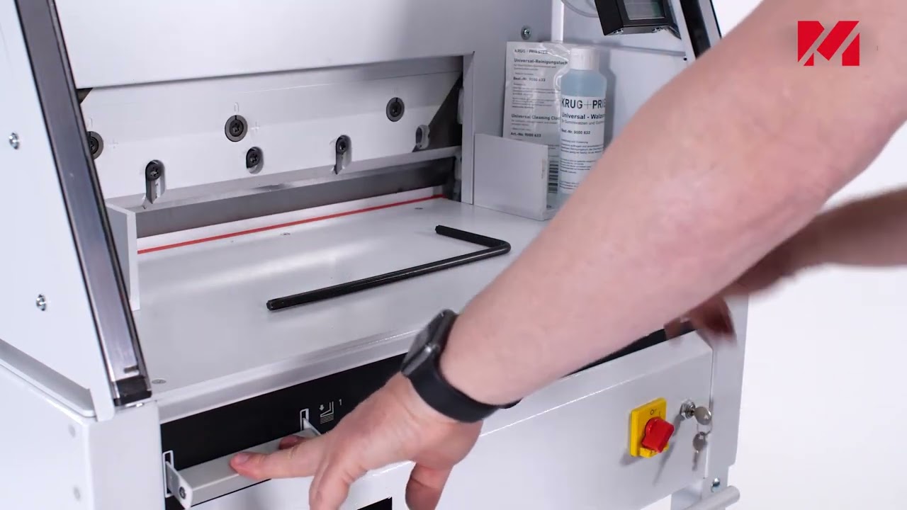 How to Change the Blade on Triumph Cutters