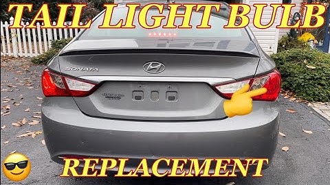 HYUNDAI SONATA TAIL LIGHT / BRAKE LIGHT BULB REPLACEMENT - How to Change Tail / Brake Light Bulbs