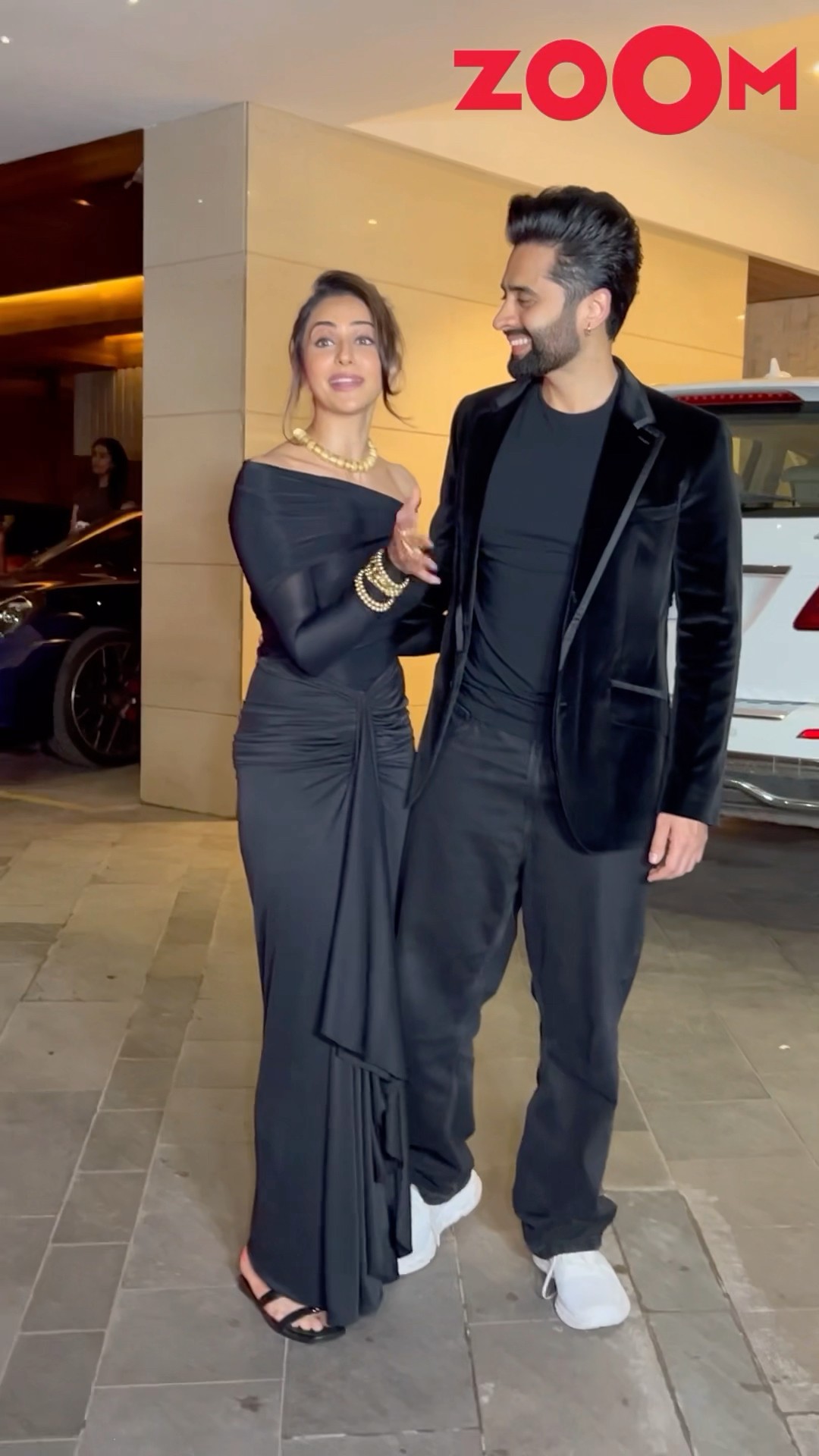 Lovebirds Jackky Bhagnani \u0026 Rakul Preet Singh’s HILARIOUS conversation with paps ? #shorts
