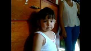 niña cantando cover de nirvana