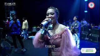 Erika Syaulina Ft Aan Shema _ Cinta Segitiga || Live Cover Familys Group