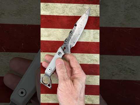 Servant Knives Mech Fighter.