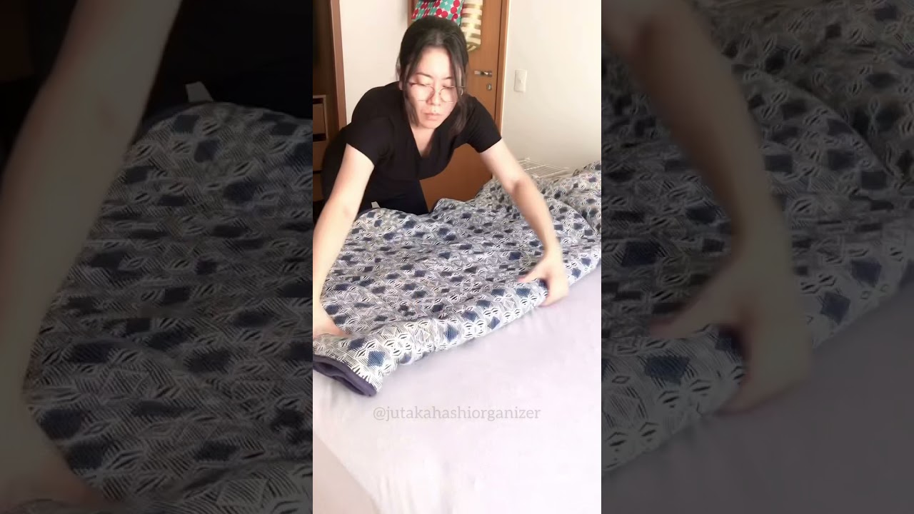 DESCUBRA COMO DOBRAR EDREDOM | Não desfaz nunca!