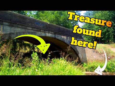 Finding Treasure Under this 120 year old Bridge! Antiques left behind! ( Mudlarking )