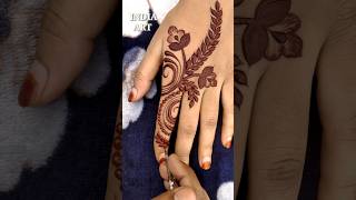 stylish back hand henna design/Red colour mehndi design #trending #youtubeshorts #indiaart #viral screenshot 3