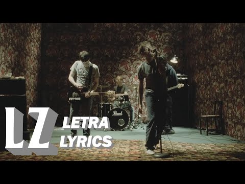 Blur - Song 2 (Official Video + Letra / Lyrics)