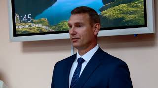 Депутаты городского совета избрали нового главу Новотроицка. Им стал Денис Меньшиков.