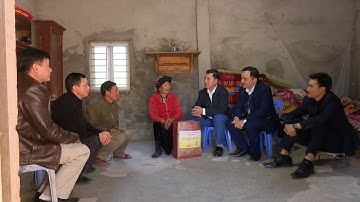 Đồng chí Chủ tịch UBND huyện thăm, chúc tết tại xã Tô Múa