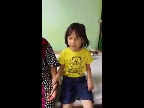 Baca an surat Ar rahman Masyita sebelum menjadi hafiz indonesia.. merduu sekali