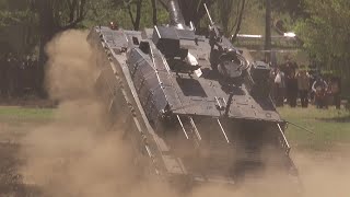 爆走10式戦車の機動性能 & 自動目標追尾機能  2018 練馬駐屯地