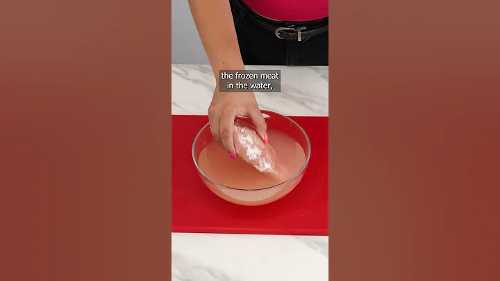 This is how you can defrost meat in just a few minutes, quickly and easily!