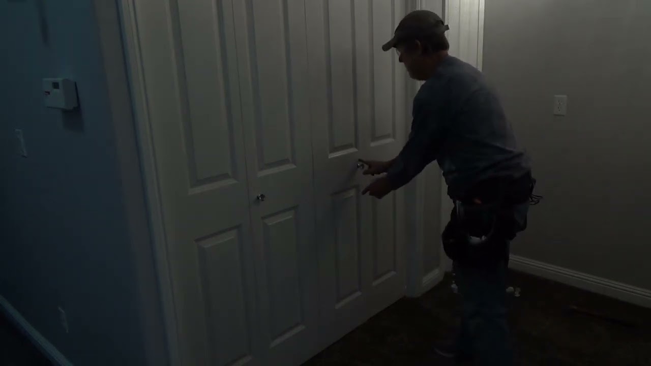 How to Install Bi-fold Door Knobs for Dummies