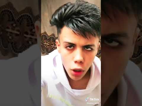 علشان قال حمو بيكا انا بيكا ماي لاف بالفانز