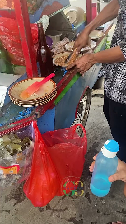 Dijkrt namanya ketoprak kalau di kampung namanya lempok campur 😬 #ketoprak #makananindonesia