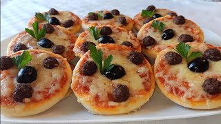 ميني بيتزا بعجينة اخف من الريشة و بالصلصة الأصلية للبيتزا🍕🍕🍕 ..ميني بيتزا تحفة و لذيذة جدا