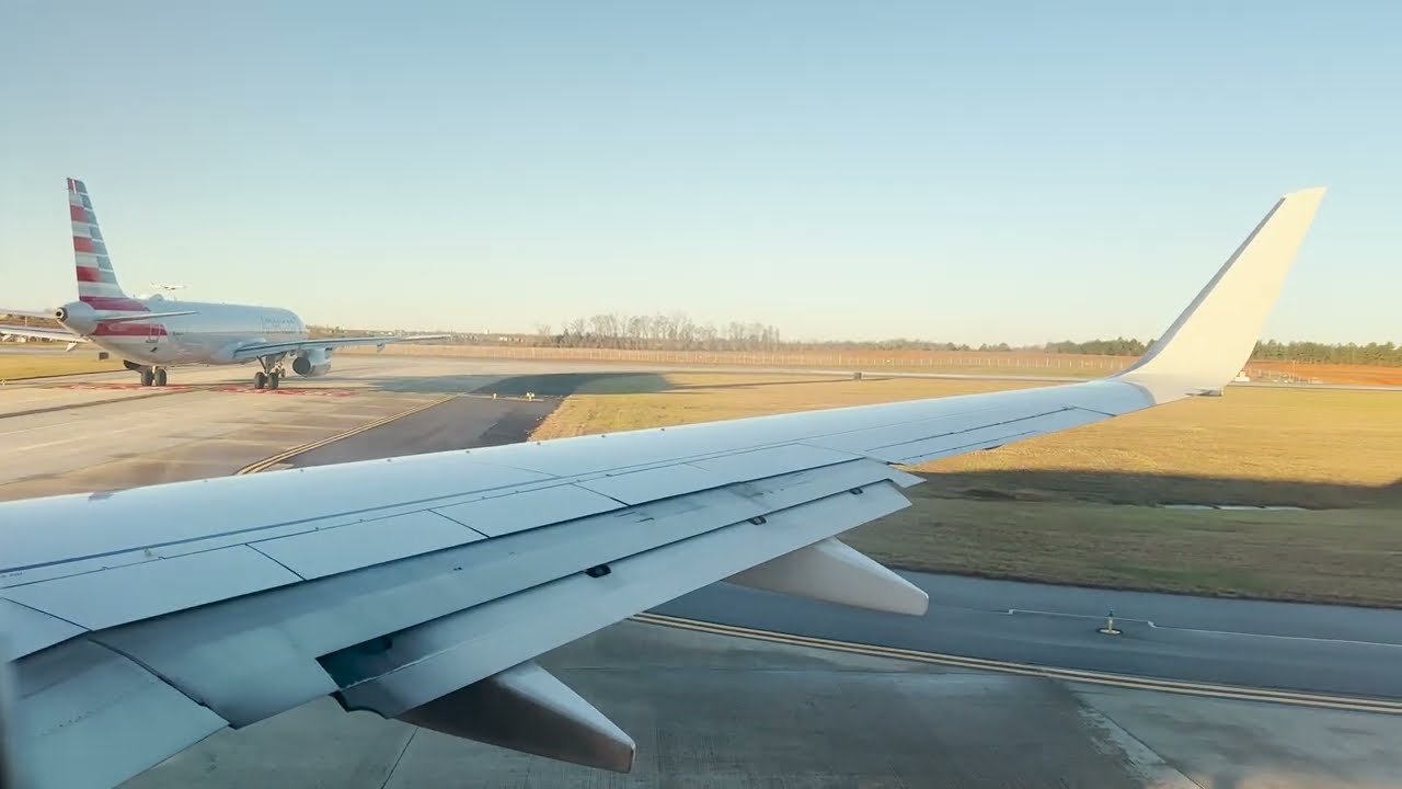 American Airlines Boeing 737-823(WL) [N922AN] Morning Takeoff Charlotte CLT