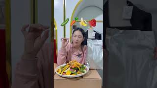 กินตามอิโมจิ 🫛🥕🍌🍓 #mukbang #quang #food #nguyen #hoang #eating