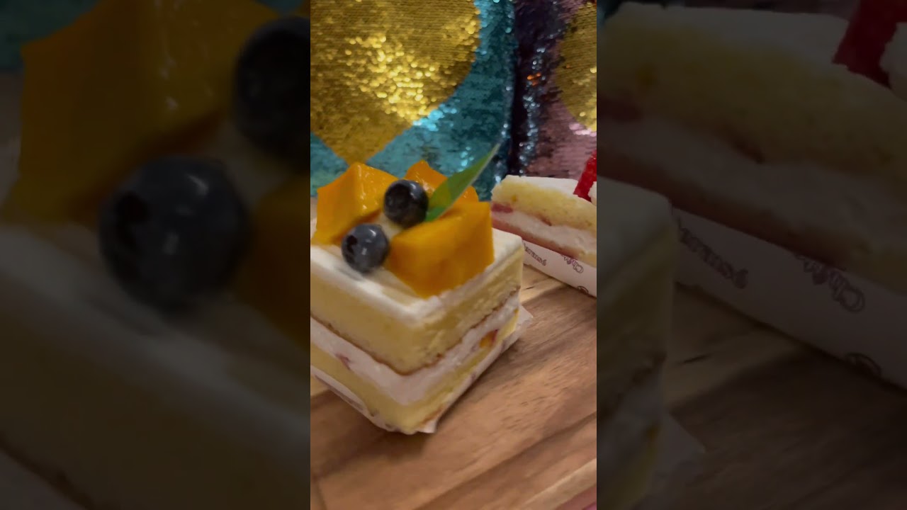 Japan cream fruit cake | Chateraise. 