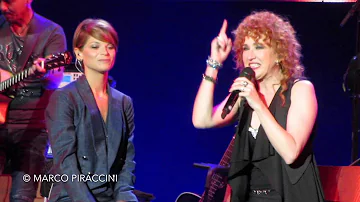 FIORELLA MANNOIA & ALESSANDRA AMOROSO: "In Viaggio" live - Amiche in Arena