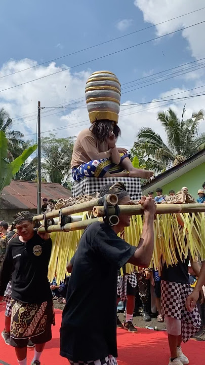 Ogoh-ogoh tulak tunggul kreatif banget pake orang asli #karnaval #agustus #ogohogoh