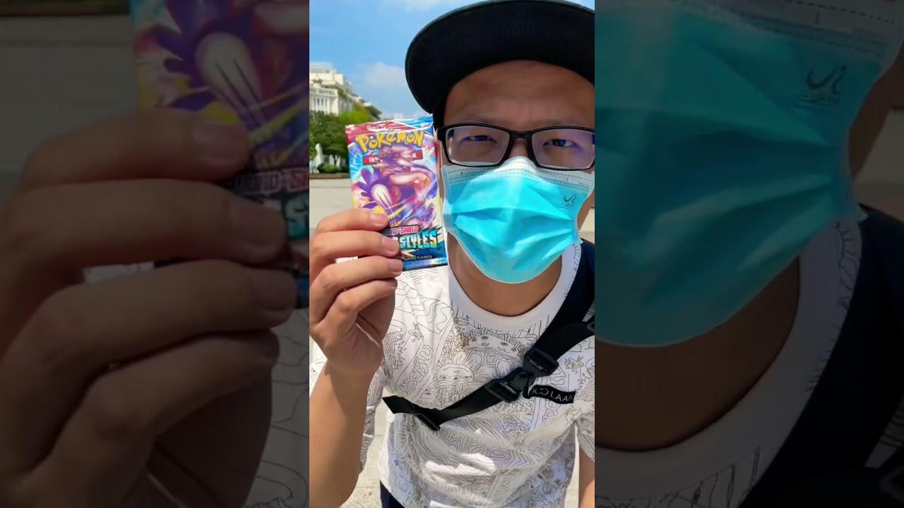 Dưới trời nắng có may mắn? Mở pack Pokemon TCG