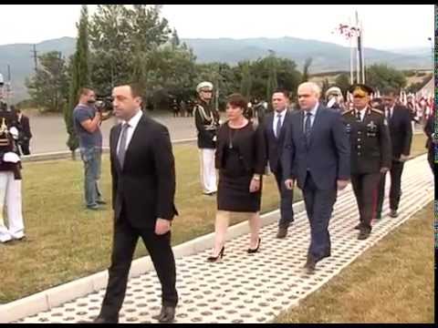 შს მინისტრმა აგვისტოს ომში დაღუპული გმირების ხსოვნას პატივი მიაგო