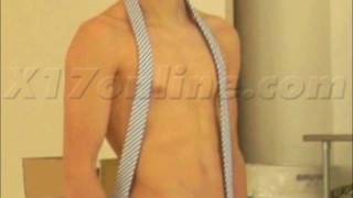 Justin Bieber NEW 2011 HOT SHIRTLESS PIC