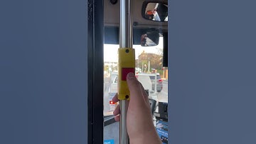 Pressing the stop button on CDC NSW 1478 #buses #bus #sydneybuses