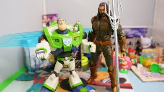 カッコ良過ぎる！マクファーレントイズのバズライトイヤーとアクアマンの可動フィギュアを開封レビュー　McFarlane Toys