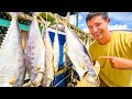 Malaysian street food in borneo seafood bak kuh teh youve never seen this before