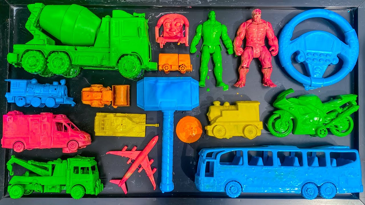 Membersihkan mobil mobilan, mobil truk molen, mobil bus telolet, mobil ambulance, slender, tank baja