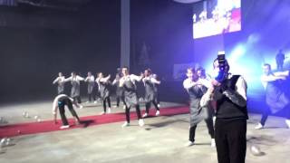 Танцующие Официанты в Тесла 4000 от Танцующего Города