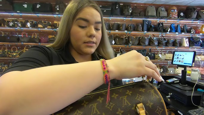 Louis Vuitton Monogram Papillon 26 Review⎮My 20 Year Old Bag + Plus Size  Mod Shots! 