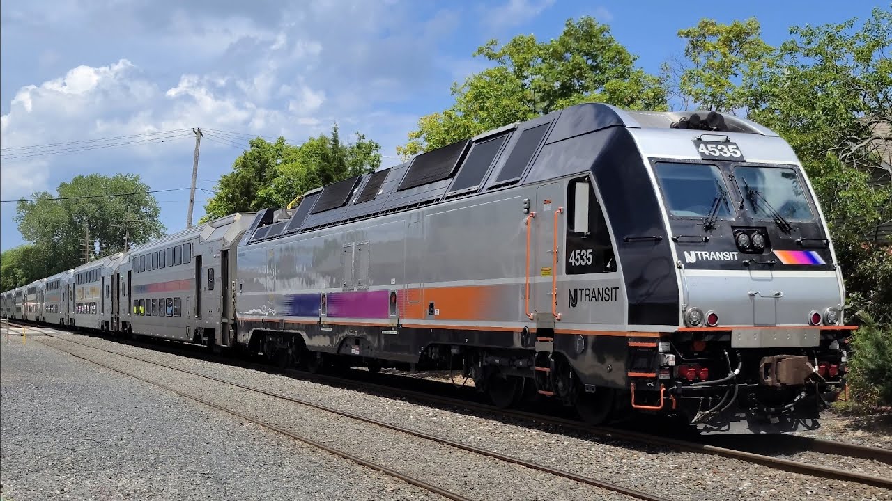 NJ Transit dual mode ALP-45DP 4535 at Manasquan - YouTube