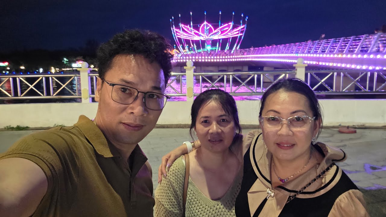 Bến Ninh Kiều Cần Thơ có gì vui không