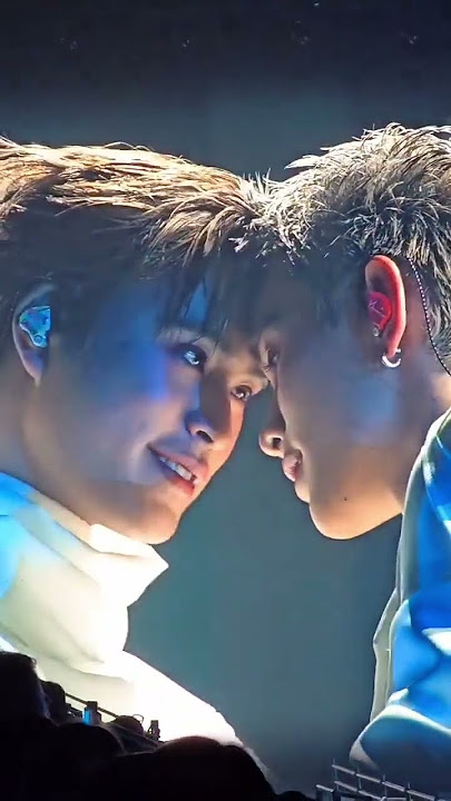 JUST KISS ALREADYYY!!! #geminifourth #GFAWAKEConcertD1