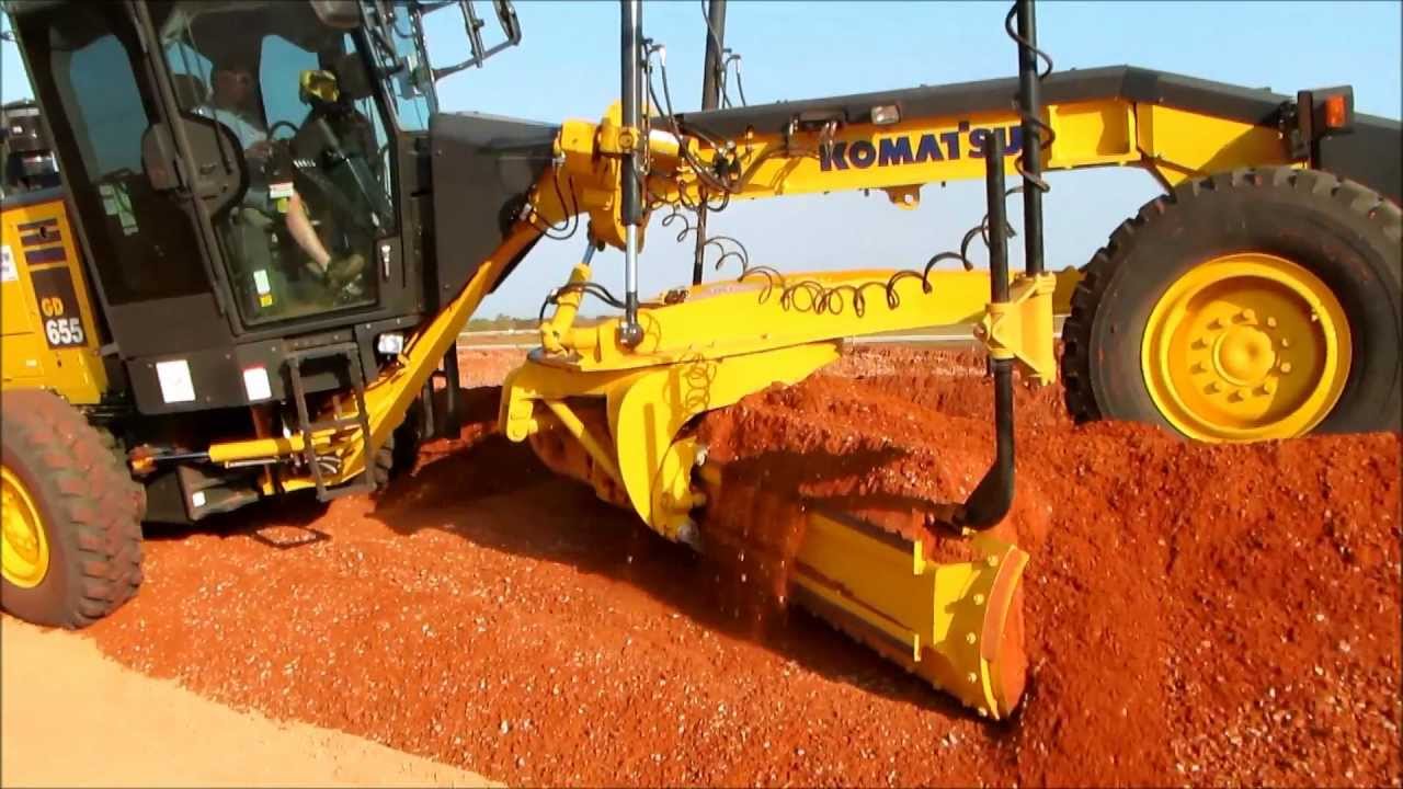 Trying to stall a Komatsu GD655-5 Grader in Broome, Western Australia