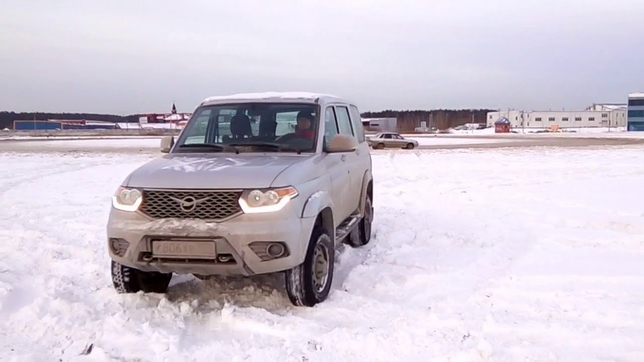 Способны ли УАЗ Патриот и УАЗ Буханка на дрифт в снегу? - YouTube