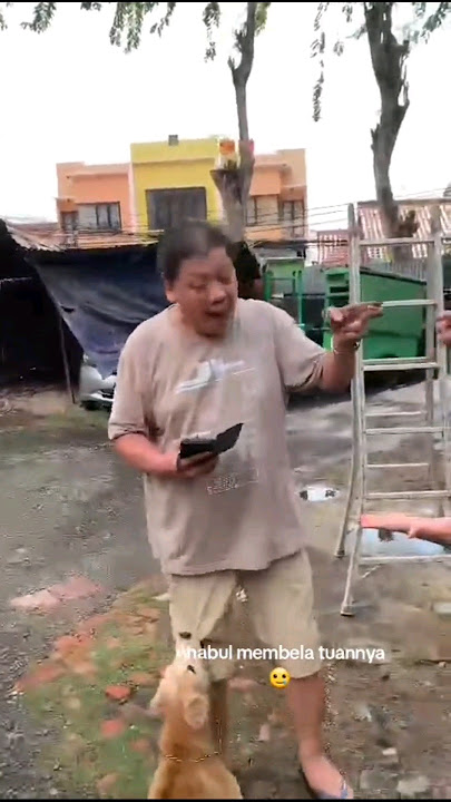Heboh, Detik Detik Anjing Menyerang OTK Yang Sedang Ribut Dengan Majikan Nya