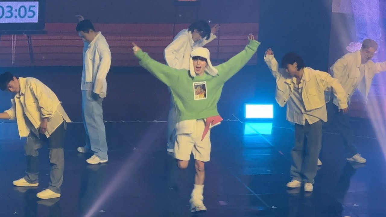 221230 CIX 콘서트 BX 병곤 솔로 무대 solo stage 째깍째깍(자작곡) 직캠 4K 60fps - YouTube