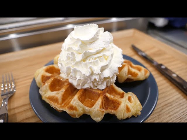 How To Make Croffle (Croissand + Waffle) - Korean Street Food