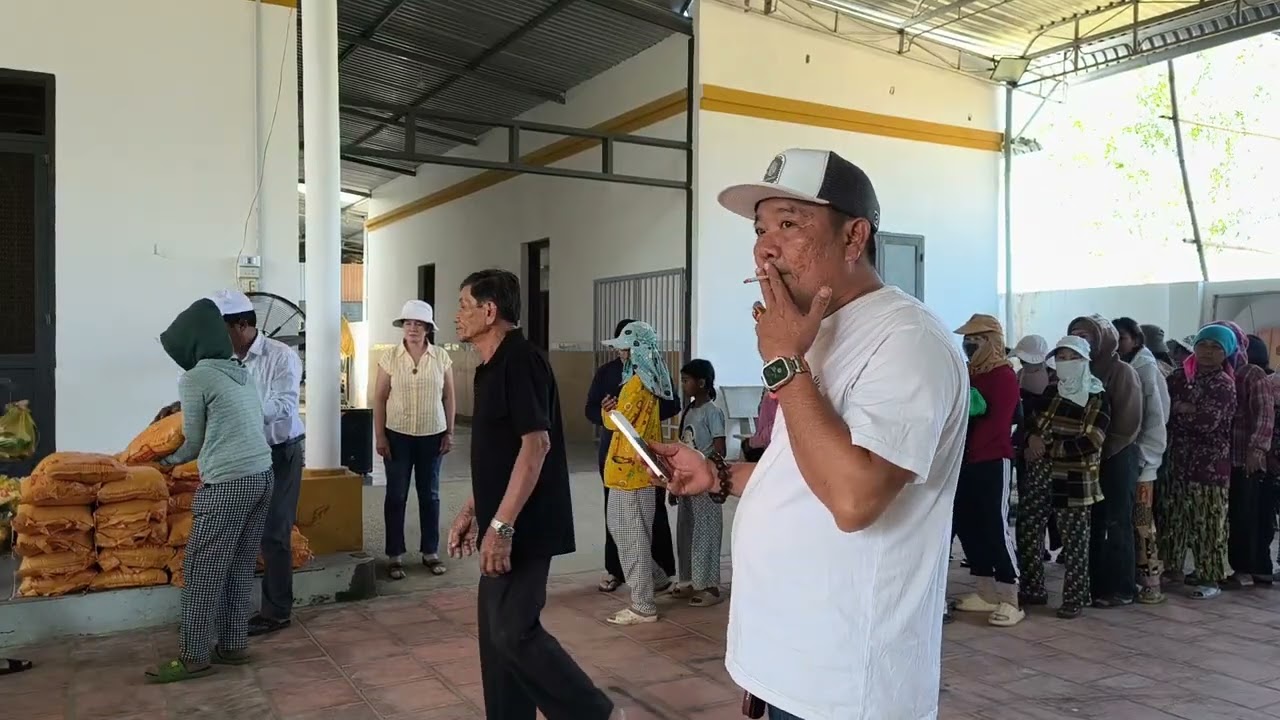 MANG MỘT CHÚT MÙA XUÂN ĐẾN VỚI ANH CHỊ EM ĐỒNG BÀO Ở XỨ NGHÈO.