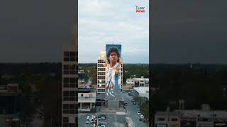 Pintan en Buenos Aires el mural más grande de Diego Maradona